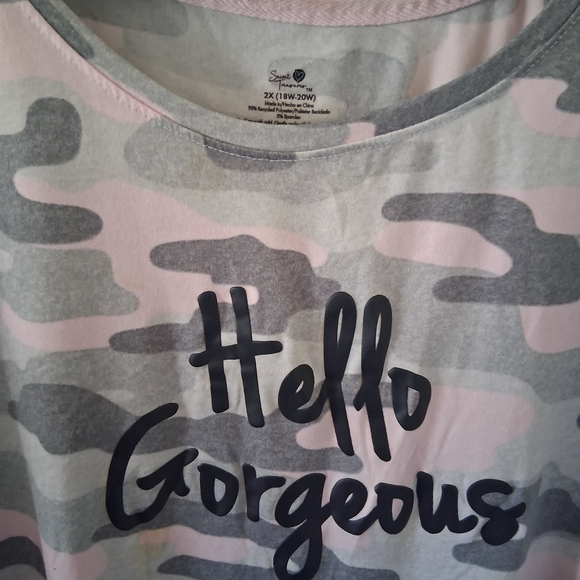 Secret Treasures Pink & Gray Camo "Hello Gorgeous" Short Sleeve Tee - Picture 2 of 3